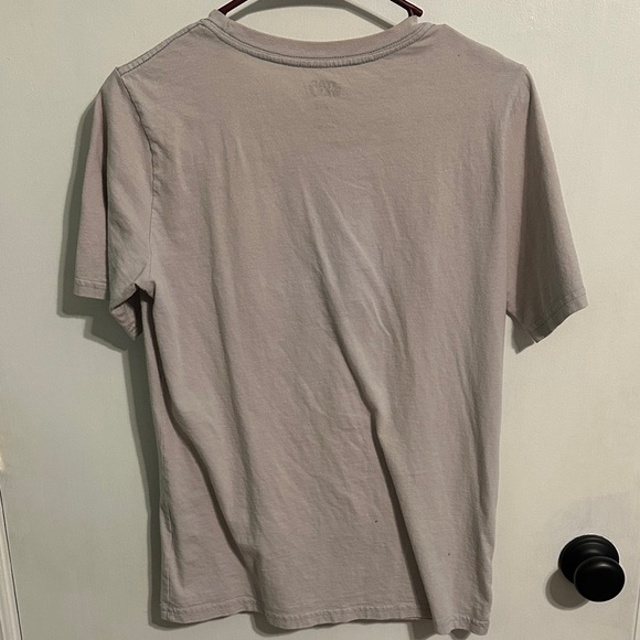 Star‎ Wars Gray T-Shirt with Grogu Design - Picture 4 of 4